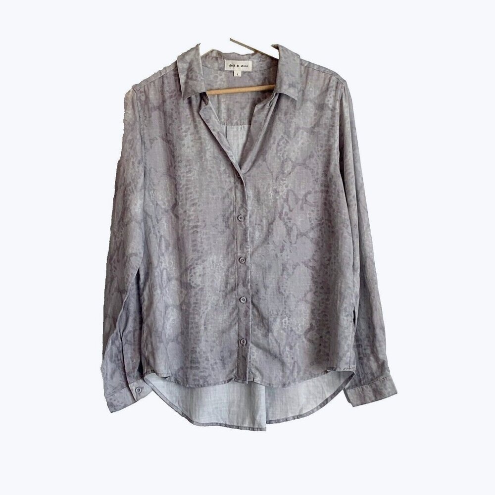 Anthropologie Cloth & Stone Gray Snake Print Button Up Top Women’s Large Tencel
